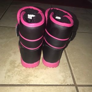kids rain boots/ winter boots..